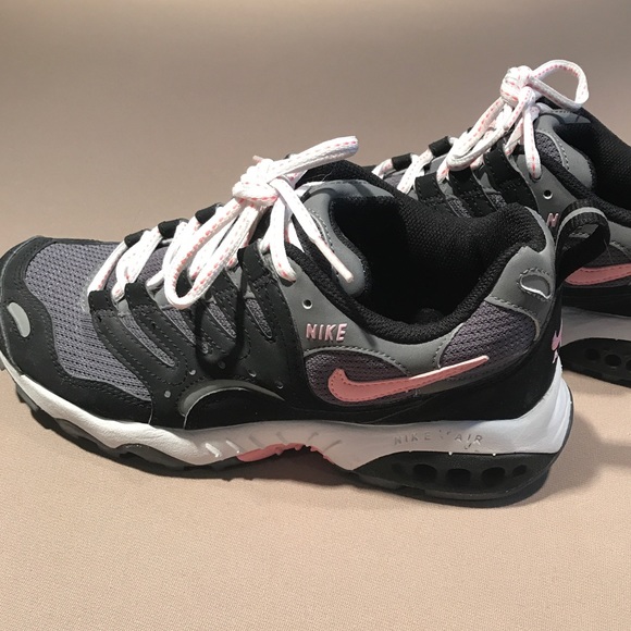 Women’s Nike Terra Humara Black/Pink Size 8 - Picture 1 of 8